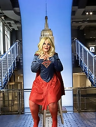 Experienced babe takes off hot clothes