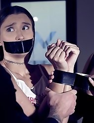 I like to play with my feet especially with the feet of others.