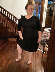 Lascivious experienced hellcat is revealing her knocker