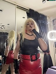 A bunch of curvy girls get undressed and show their forms